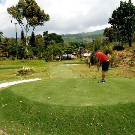 Sari Ater Hotel & Resort Чиатер Экстерьер фото
