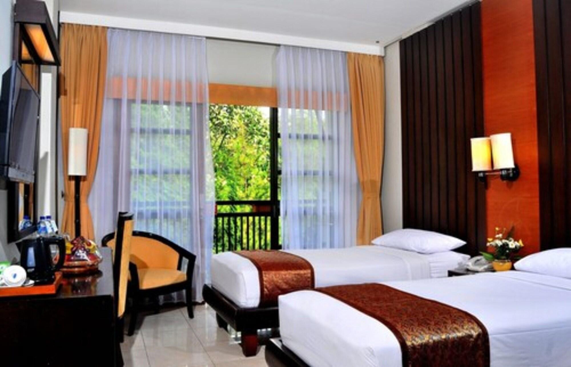 Sari Ater Hotel & Resort Чиатер Экстерьер фото