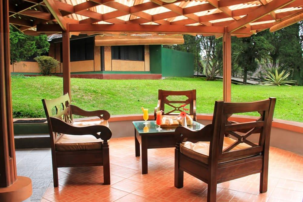 Sari Ater Hotel & Resort Чиатер Экстерьер фото