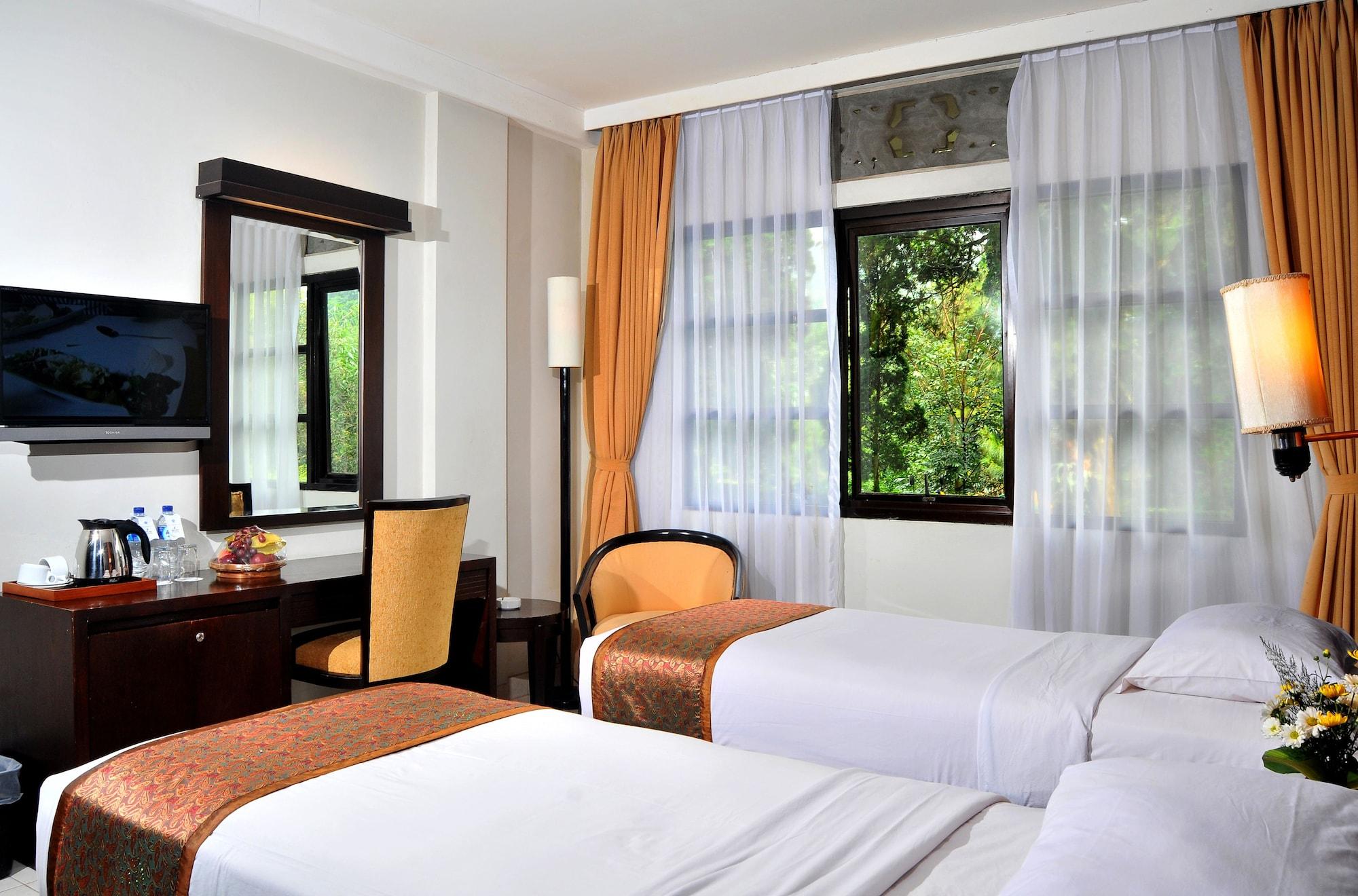 Sari Ater Hotel & Resort Чиатер Экстерьер фото