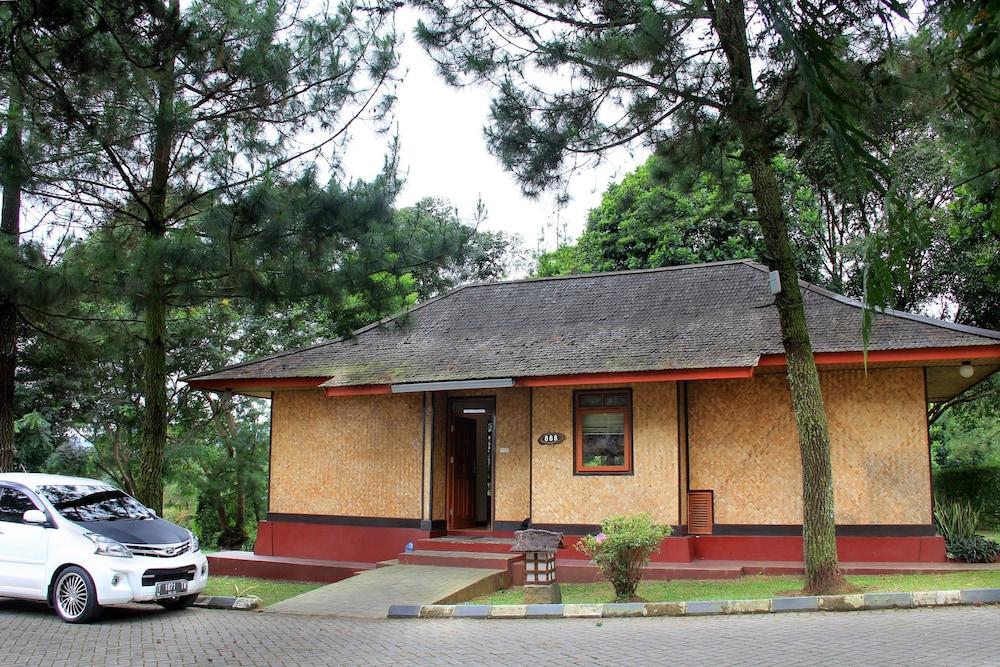 Sari Ater Hotel & Resort Чиатер Экстерьер фото