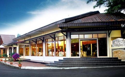 Sari Ater Hotel & Resort Чиатер Экстерьер фото