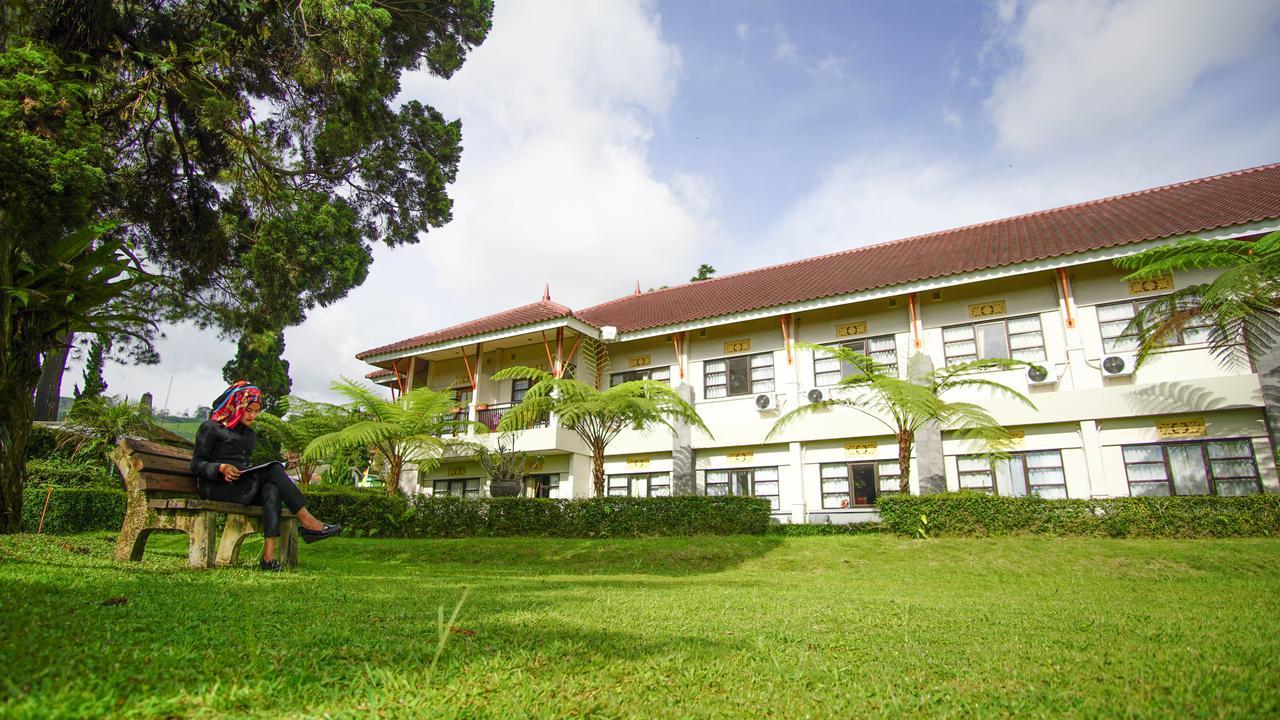 Sari Ater Hotel & Resort Чиатер Экстерьер фото